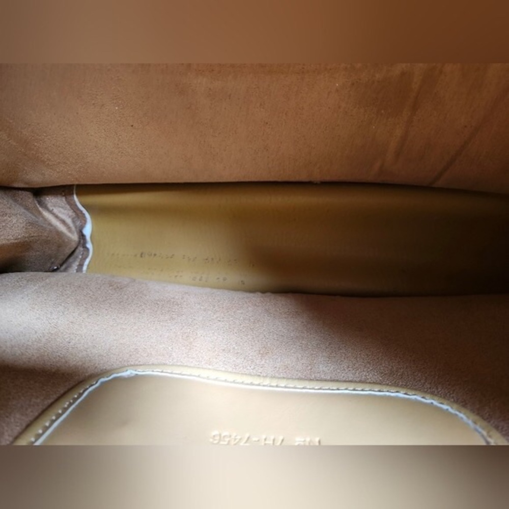 Tan - Picture 9 of 9